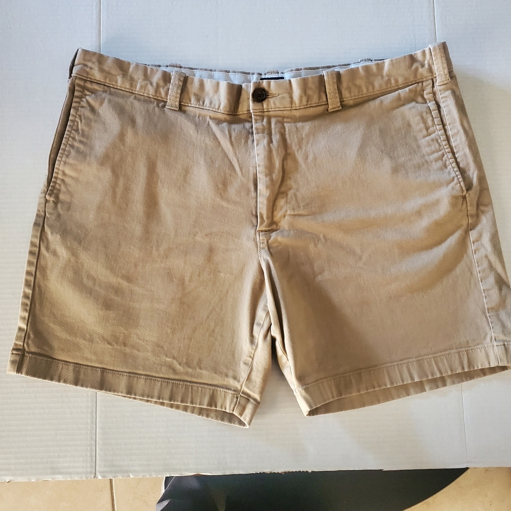 J Crew Mens Khaki Shorts - Sz 40 - 7in Inseam